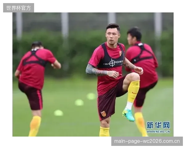 洛萨诺深度回撤已成固定战术，但过度依赖其个人突破或让进攻僵化。